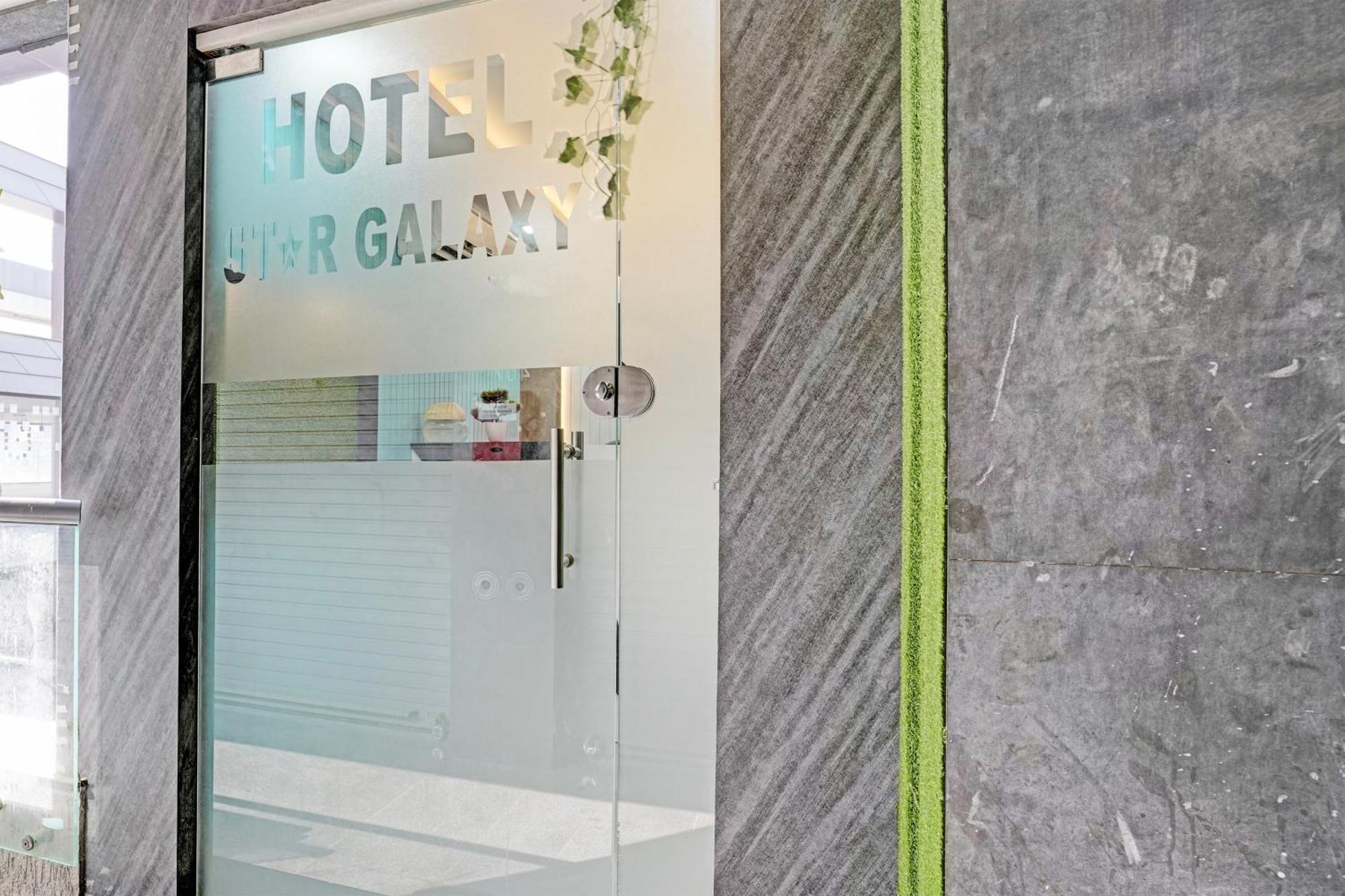 Hotel O Star Galaxy Surat Exterior foto